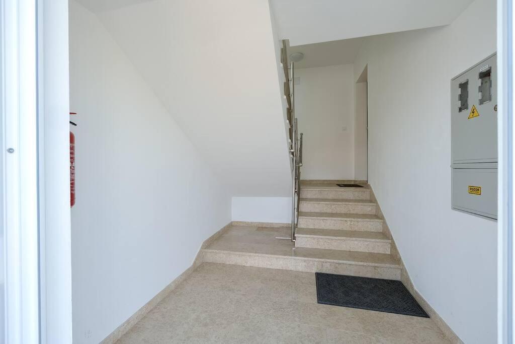 App Maria Apartament *